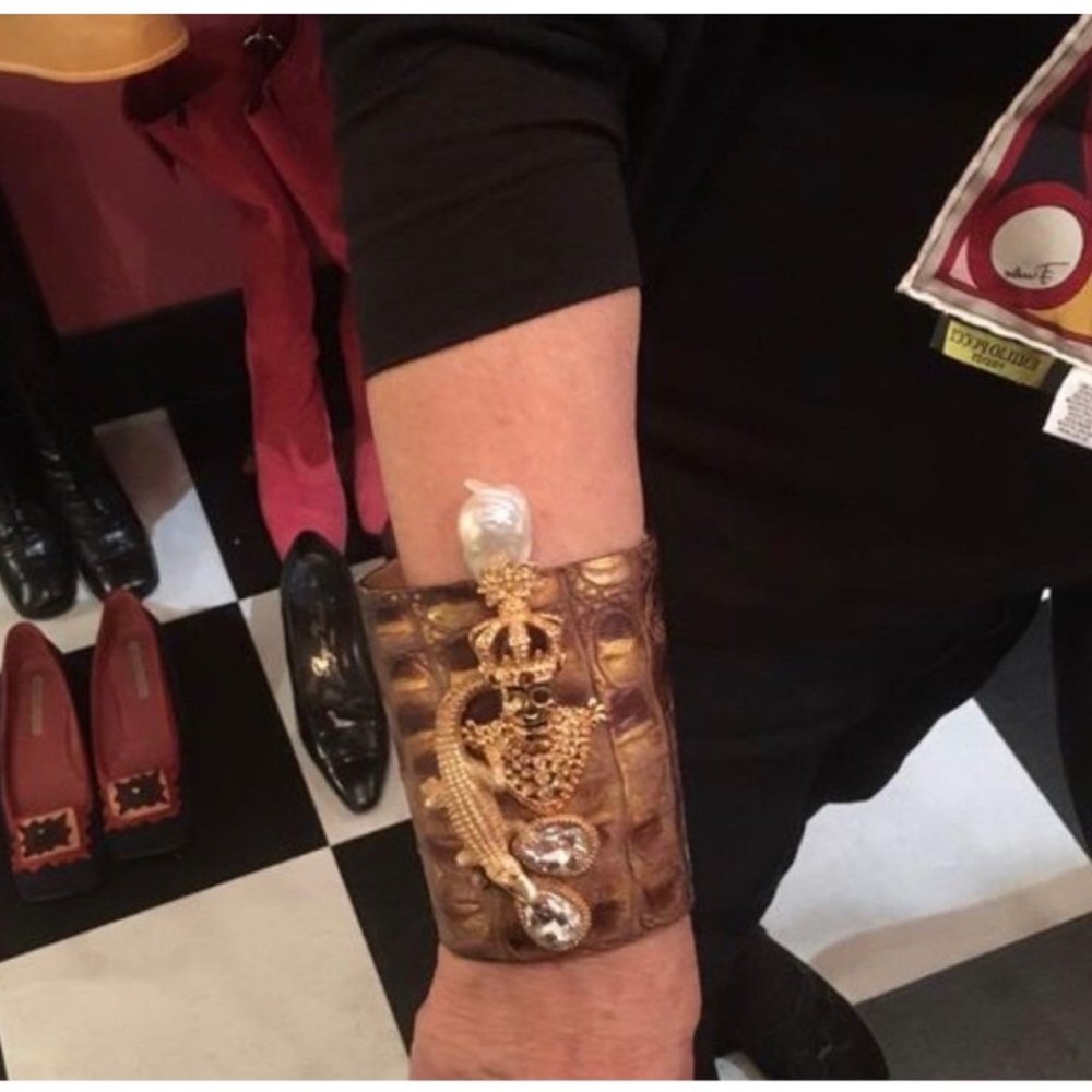 Valentino Massive Rigid Bracelet Gothic Runway  Baroque Pearl Skull Crown Rare